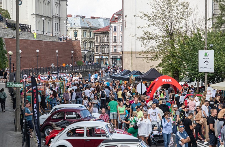 Centrum Bielska-Białej bez samochodów. Sierpień pod znakiem kultury i spotkań